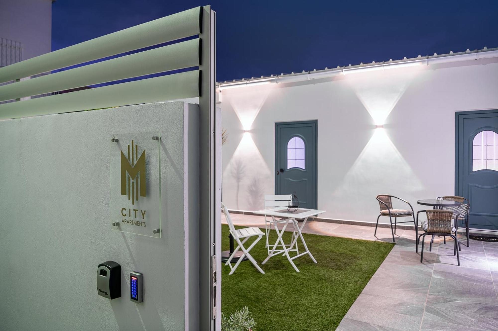 M City Apartments 100M From The Beach Chania  Exterior photo